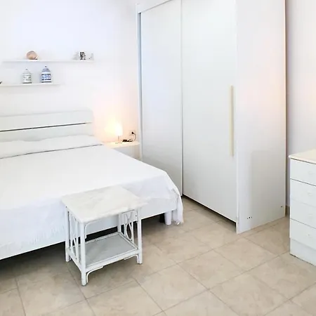 Bilocale Poseidon Tra Centro E *